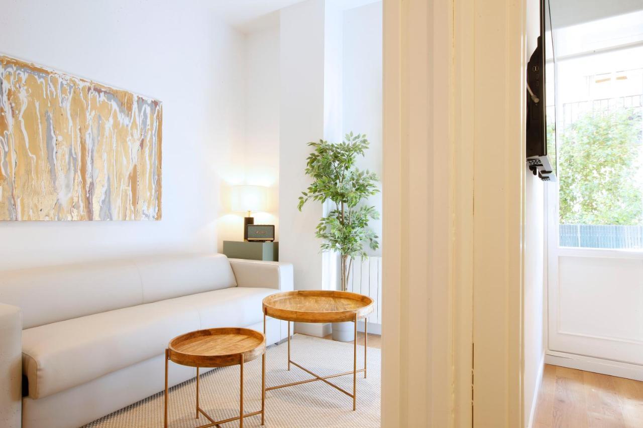 Tirso Suite Мадрид Экстерьер фото