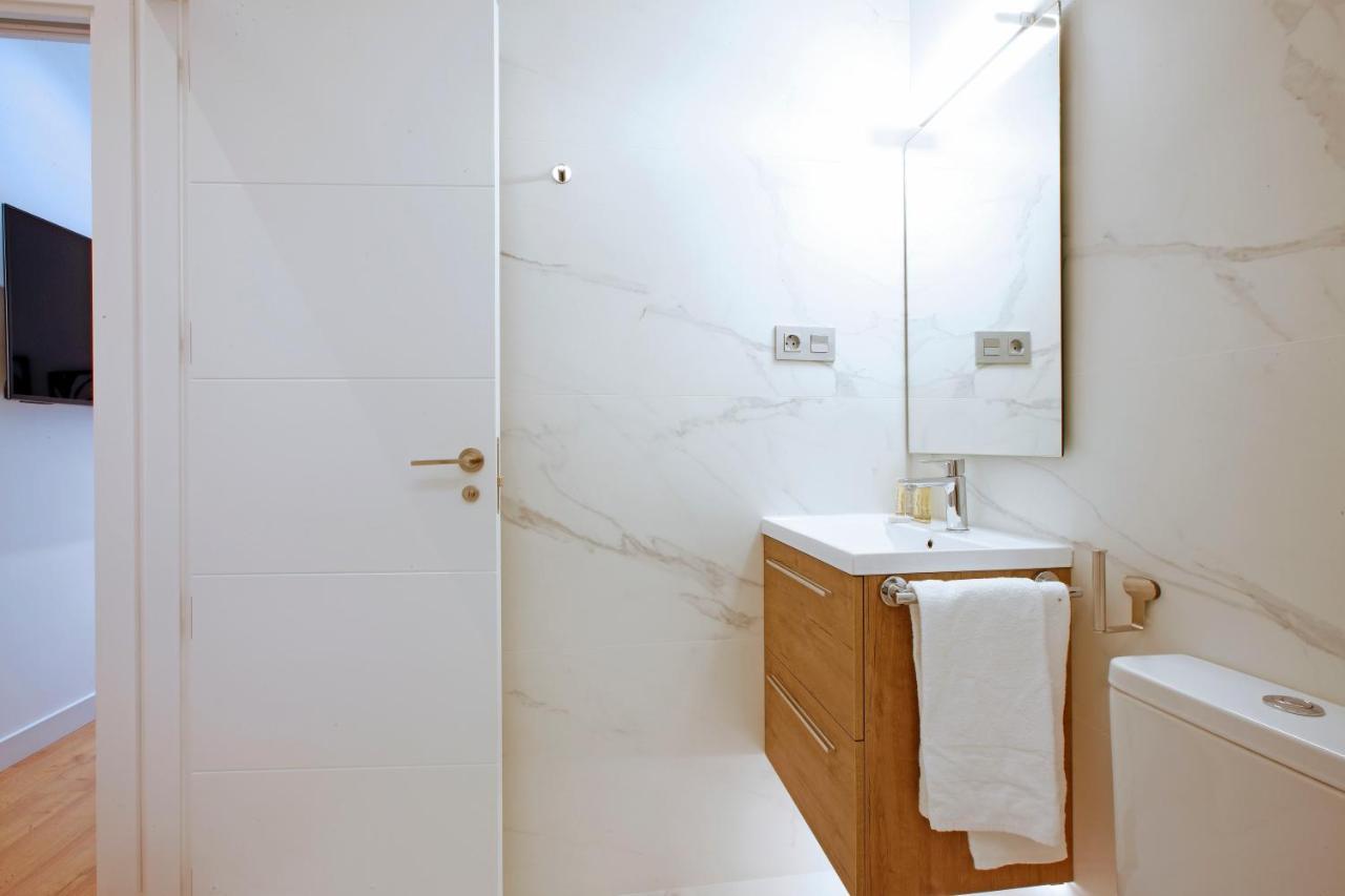 Tirso Suite Мадрид Экстерьер фото